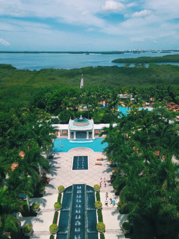 a pleasant surprise to wake up to in Florida last weekend when (thanks to my husbands lack of details) I thought we were going to a backyard wedding